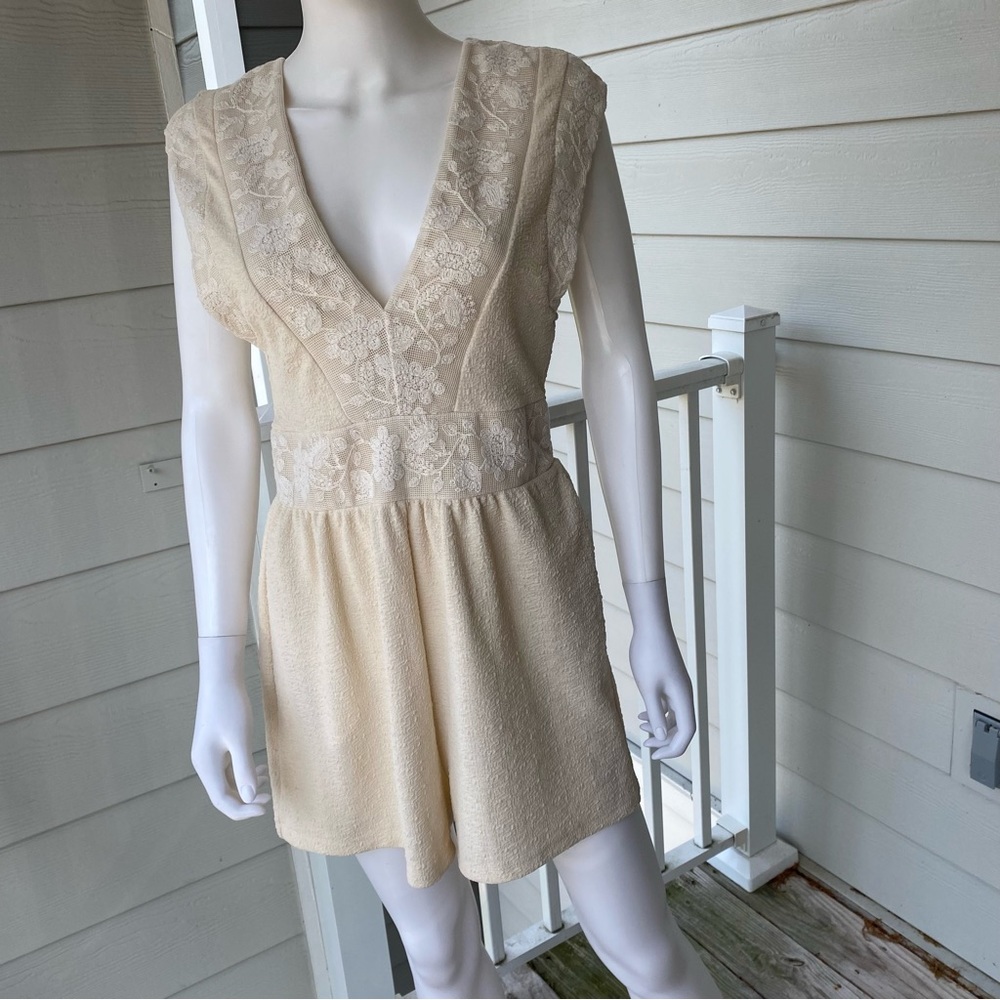 ZARA Textured Ivory Cream Lace Detail Romper Playsuit - Picture 10 of 13